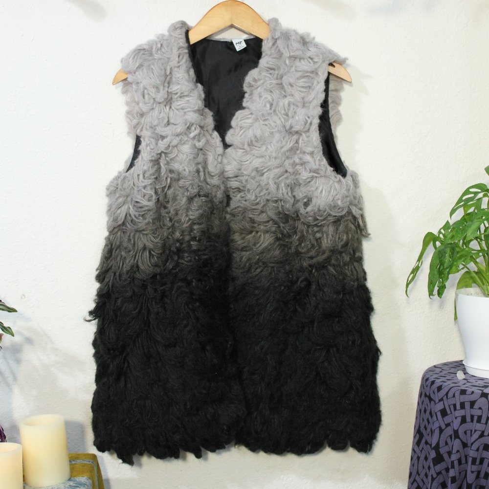 Black and White Ombre Fuzzy Vest M/L with Pockets